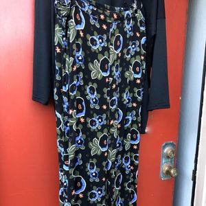 Wide leg pants with pockets!